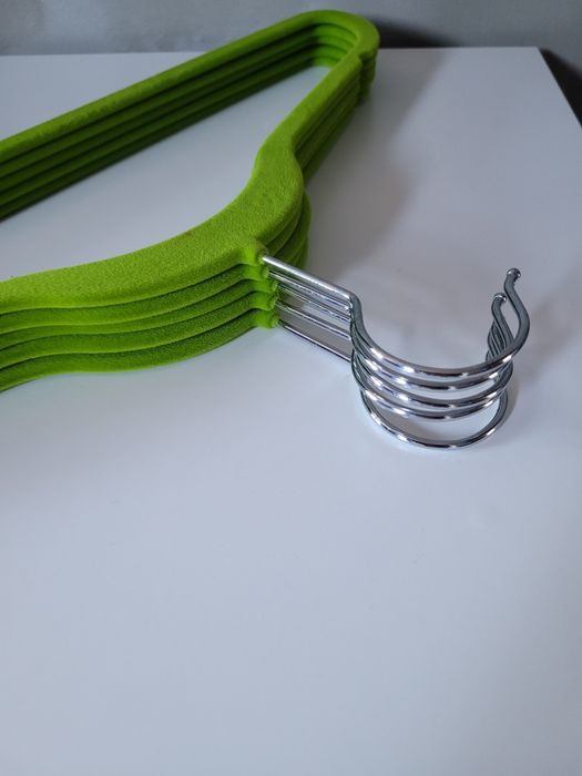 Zielone wieszaki - 5 szt.