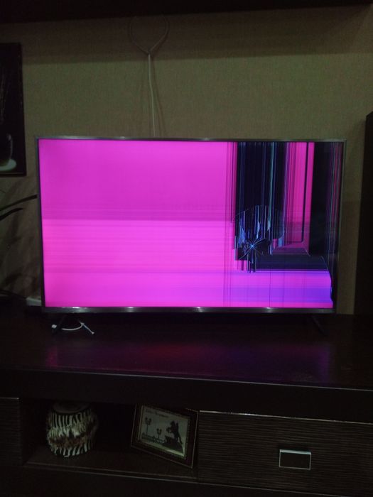 Смарттелевизор для телемастеров на запчасти