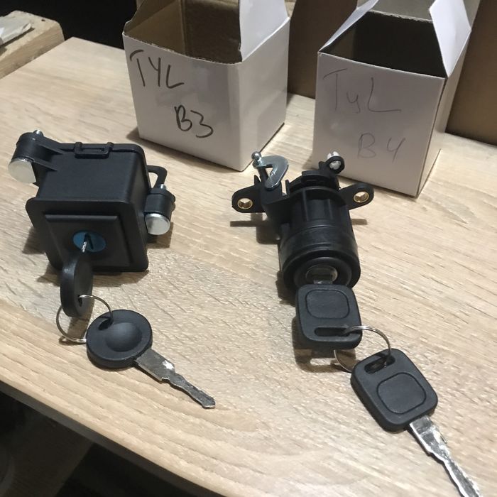 Пассат б4 Б3 кнопка багажніка Passat B3