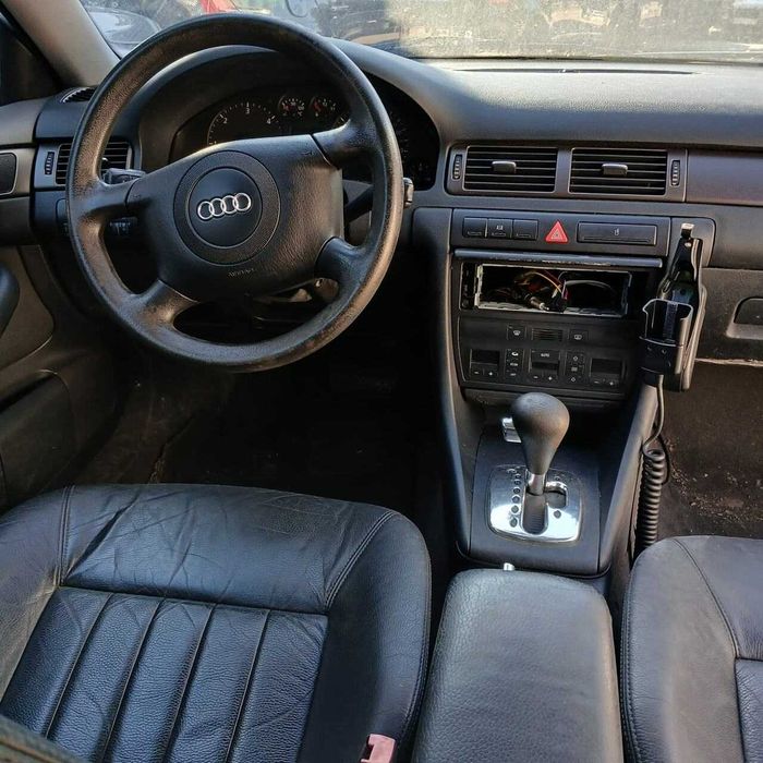 Audi A6 2.5TDI de 1999 - Peças Usadas