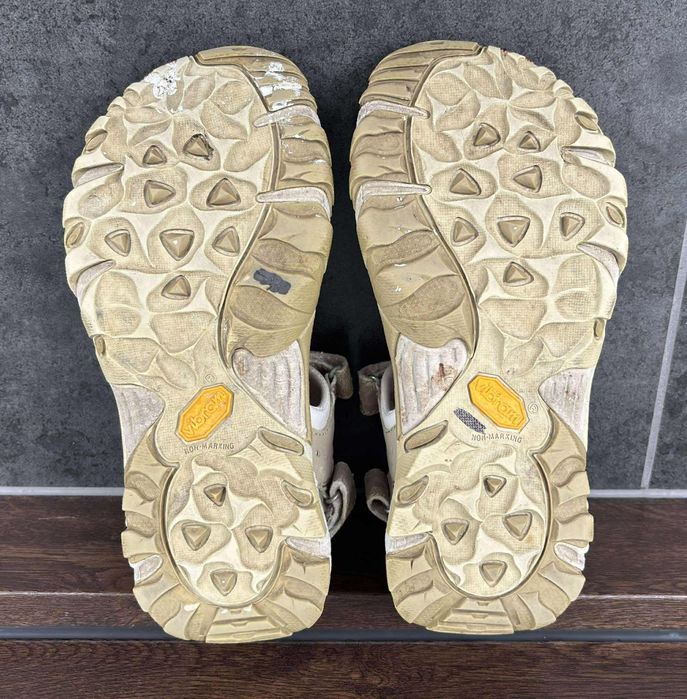 Columbia trekkingowe sandały skórzane damskie 36 vibram 
Rozmiar 36
Wk