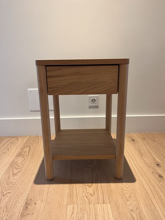 Mesa de cabeceira
