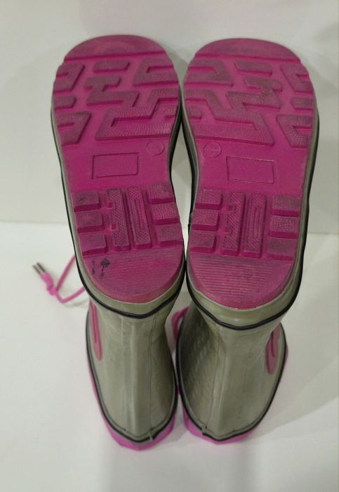 Galochas Douradas e Rosa da Josh
