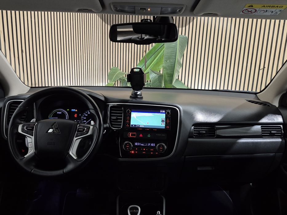 Mitsubishi Outlander 2.0PHEV 4WD - 100.000KM | GARANTIA | NACIONAL - Hibrido Plug-in