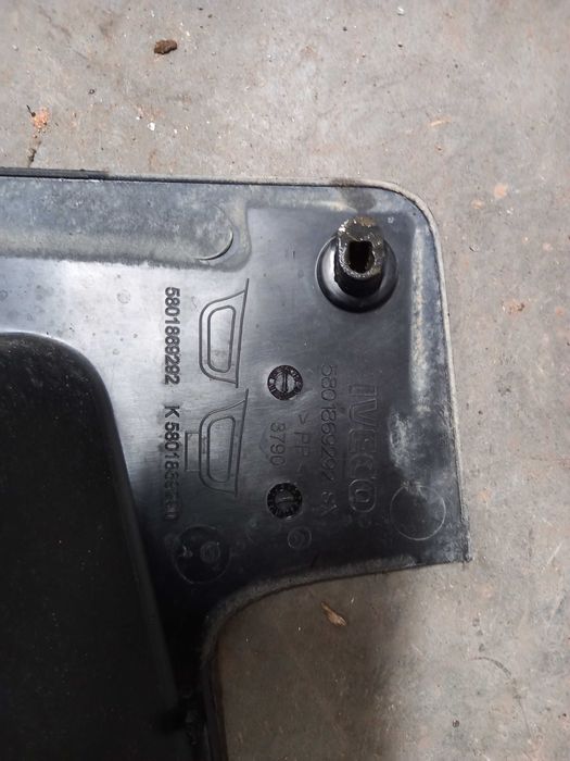 Iveco Daily VI stopień osłona progu lewa