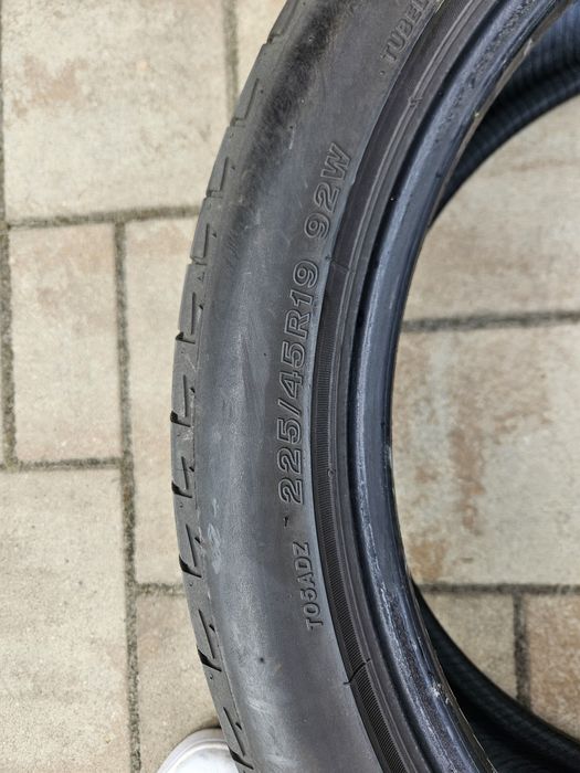 Opony letnie 225/45/r19