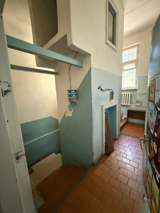 Комерційне приміщення, 1 поверх+підвал, центр/фасад, окремий вхід.