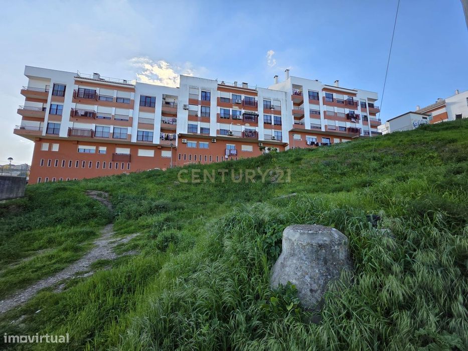 Terreno Urbano para Construção – Amadora | 569 m²