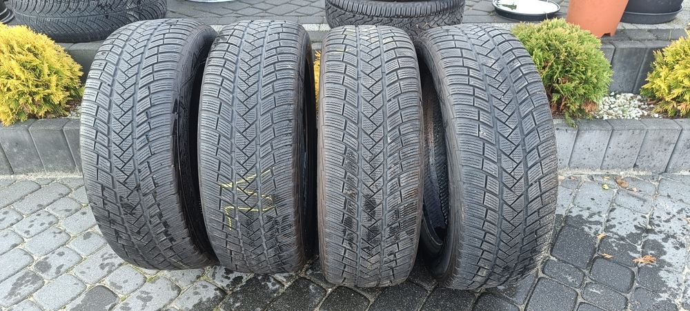 4*Opony zimowe Vredstein 235/55/18 5,5mm 2020r kpl
