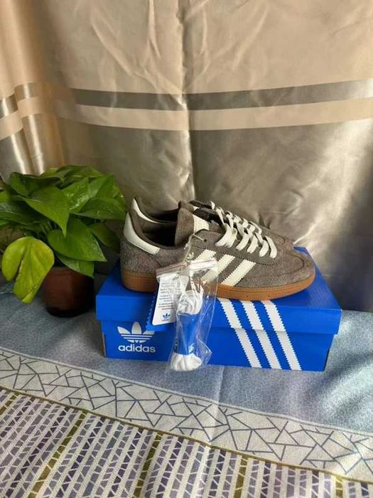 adidas handball_spezial .42.5