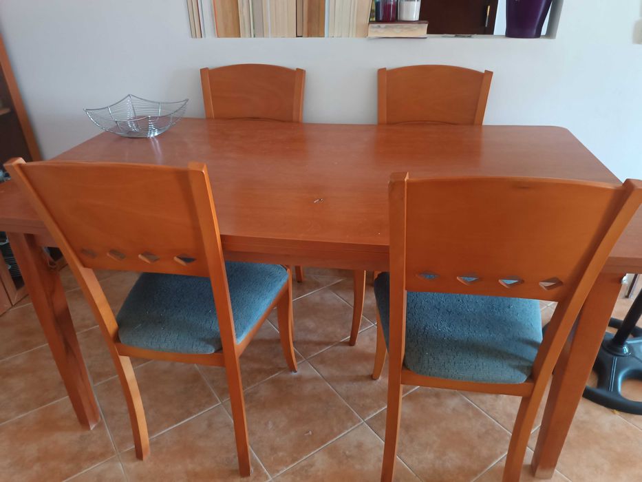 Mesa e Móveis de sala