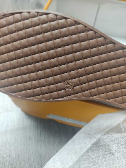 Brązowe camel botki buty nad kostkę koturn 37