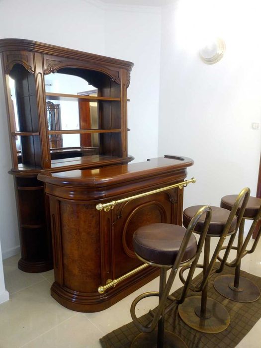 Stylowe meble ekskluzywny barek firmy Modenese Gastone Italy +3 stołki