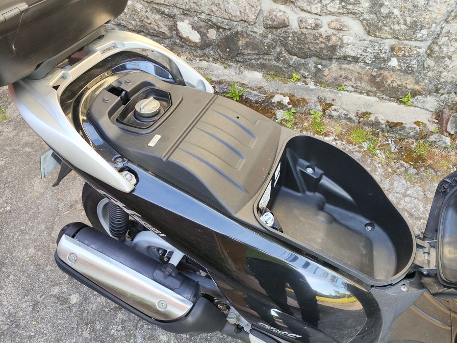 Honda SH 300 2007 + top case