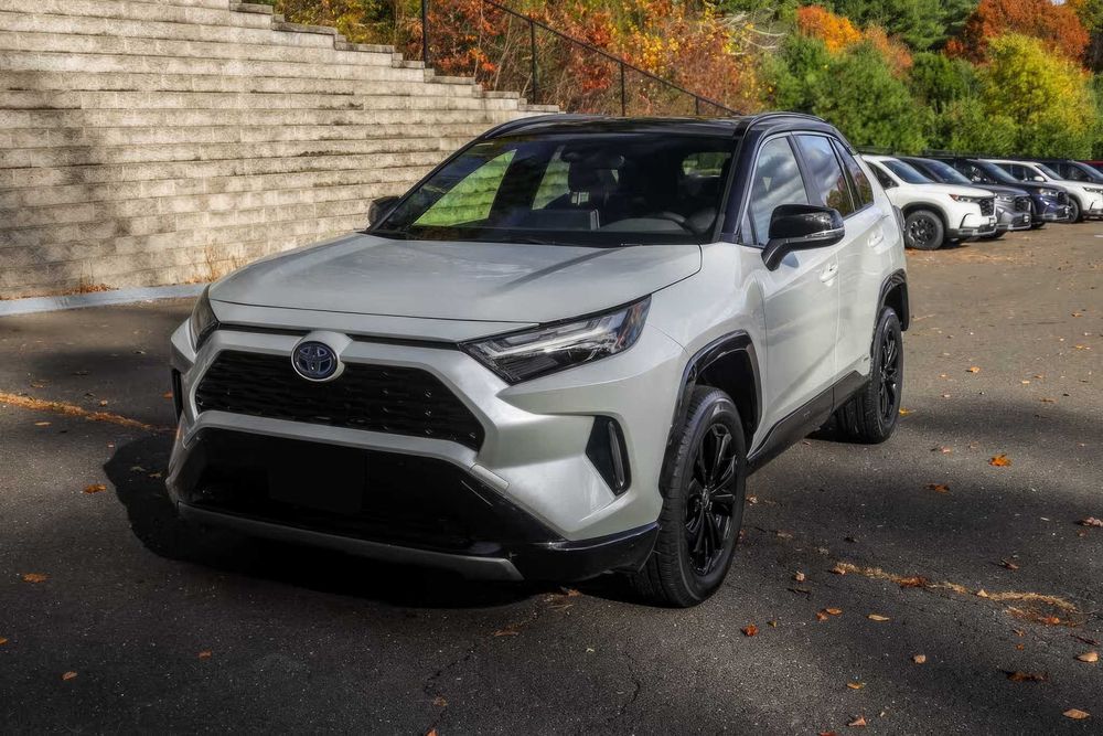 Toyota RAV4      2022