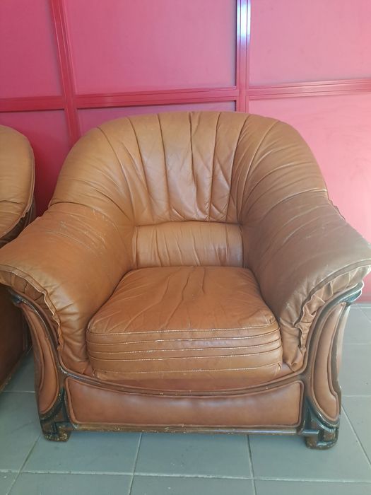 Sofá usado com alguns danos