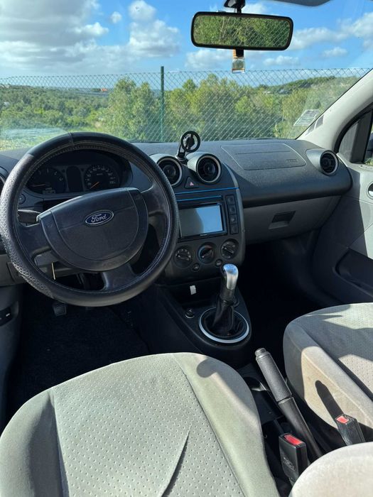 Ford Fiesta 1.4 TDCI foto 5