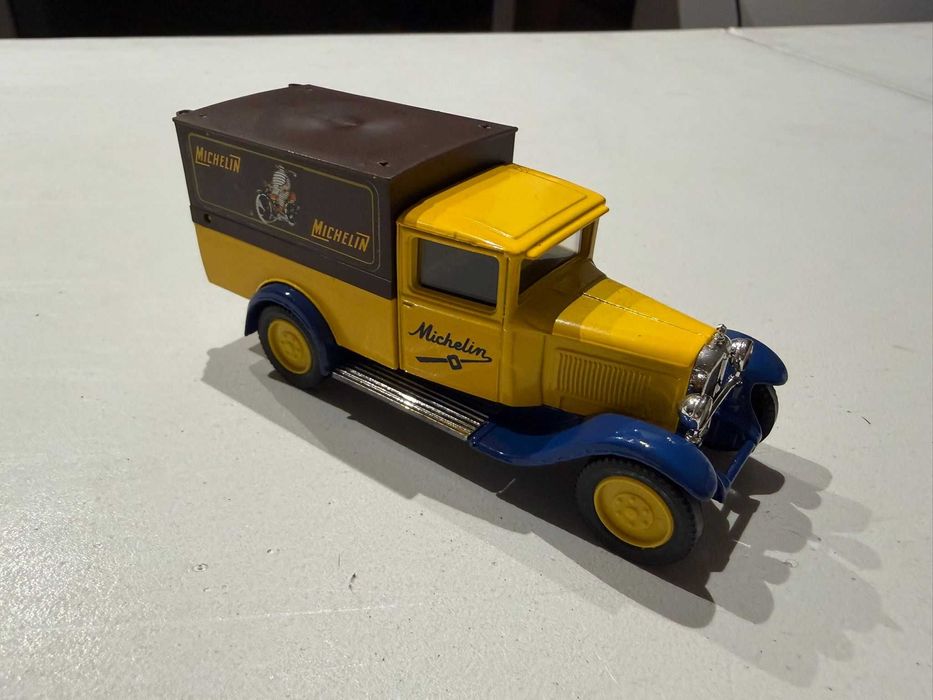 Coleção Diário de Noticias de miniaturas Automóveis - Escala 1/64