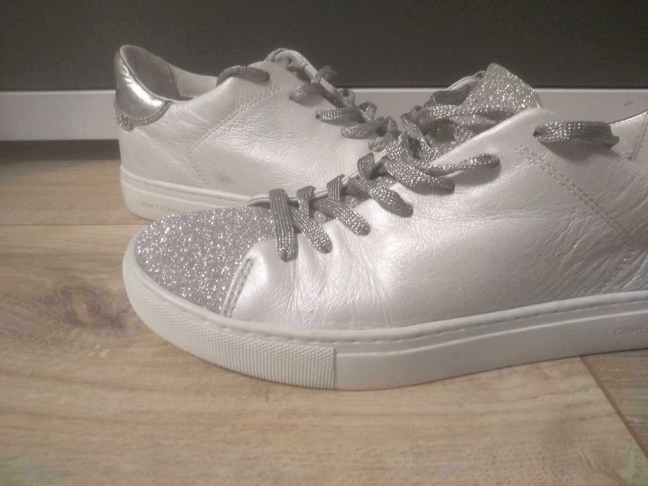 Crime London 36 śliczne metaliczne skórzane sneakersy