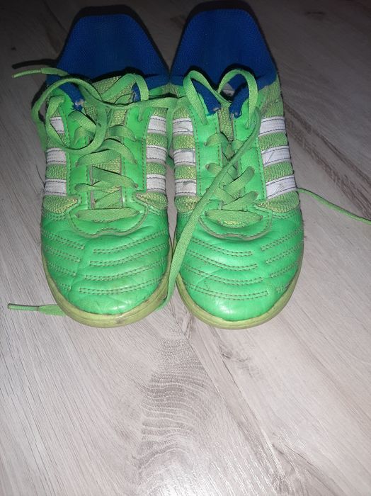 Взуття для футбола