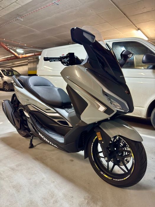 Honda NSS Salon Polska , Pierwszy właściciel Honda Forza 350 . Kat B 125.