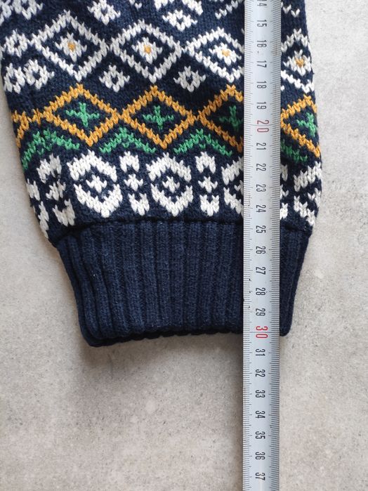 Krótki wzorzysty sweter sweterek BDG rozmiar L ciepły na zimę Crop top