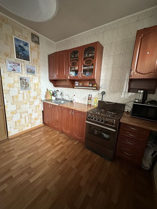 Продам 2-х ком Левобережный -3 ,пр.Мира Караван