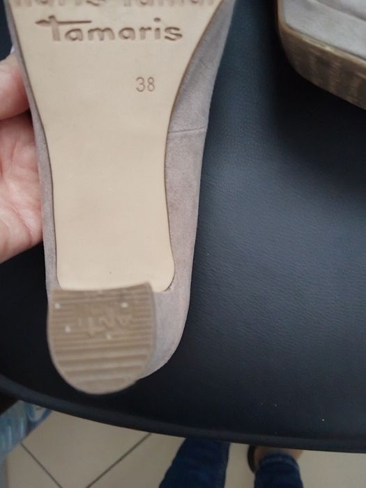 Buty czółenka Tamaris 38