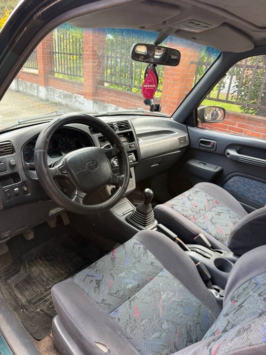 Продам Toyota Rav4