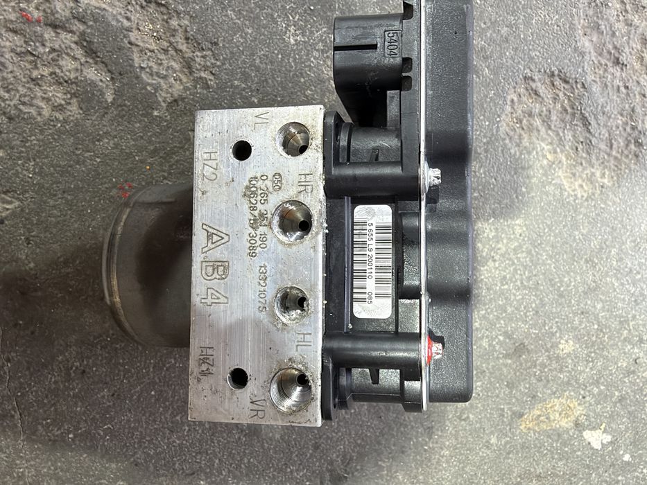 Pompa abs opel corsa D uszkodzona