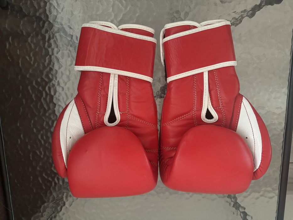 Боксерские перчатки