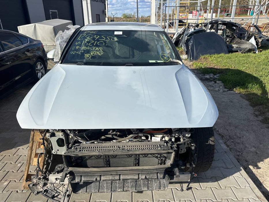 Капот Polestar2 729