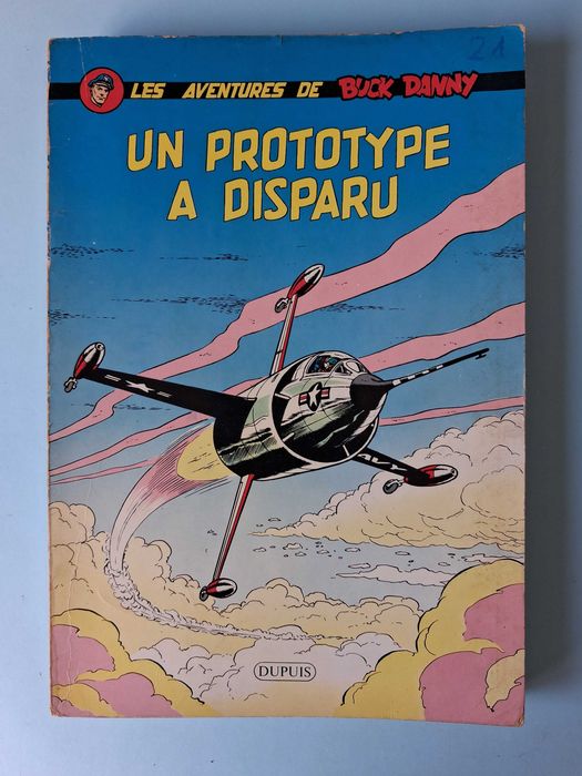 Les Aventures de BUCK DANNY - Vários álbuns antigos da Ed. DUPUIS.