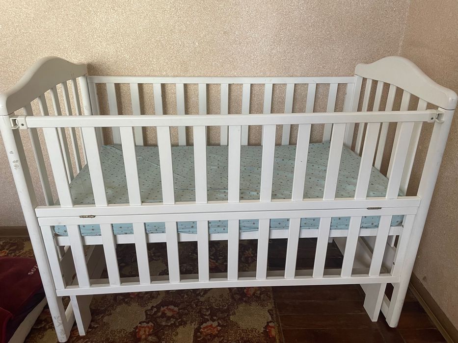 Дитяче ліжечко майже нове