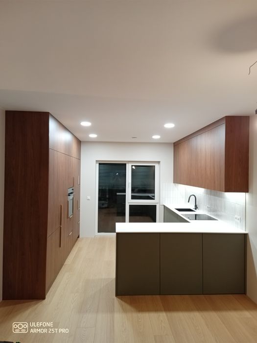 Meble na wymiar Kuchnie  Szafy Garderoby.