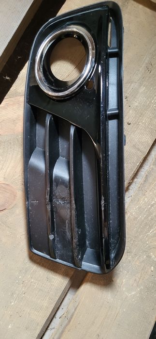 Решітрка протитуманки audi Q5 рестайлінг