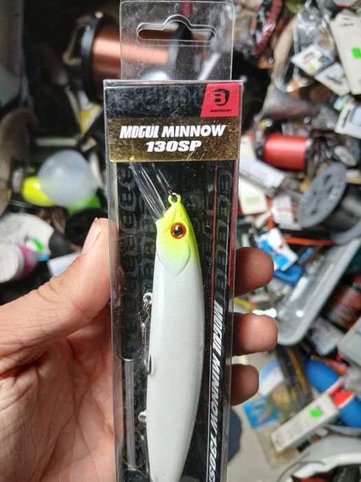 Woer bassday mogul minnow 130mm . Biały