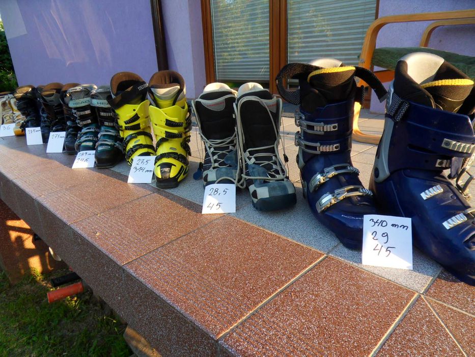 sanki plastikowe , narty buty, kaski