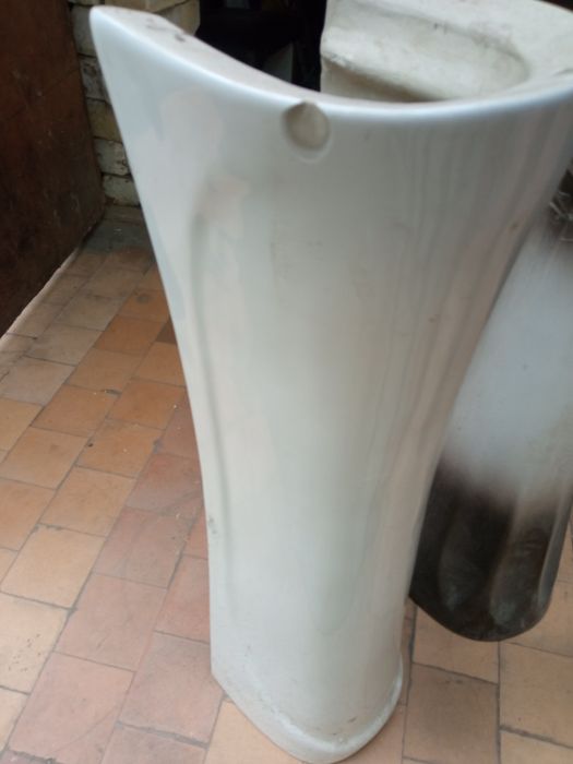 Подставка под умывальник Тюльпан.