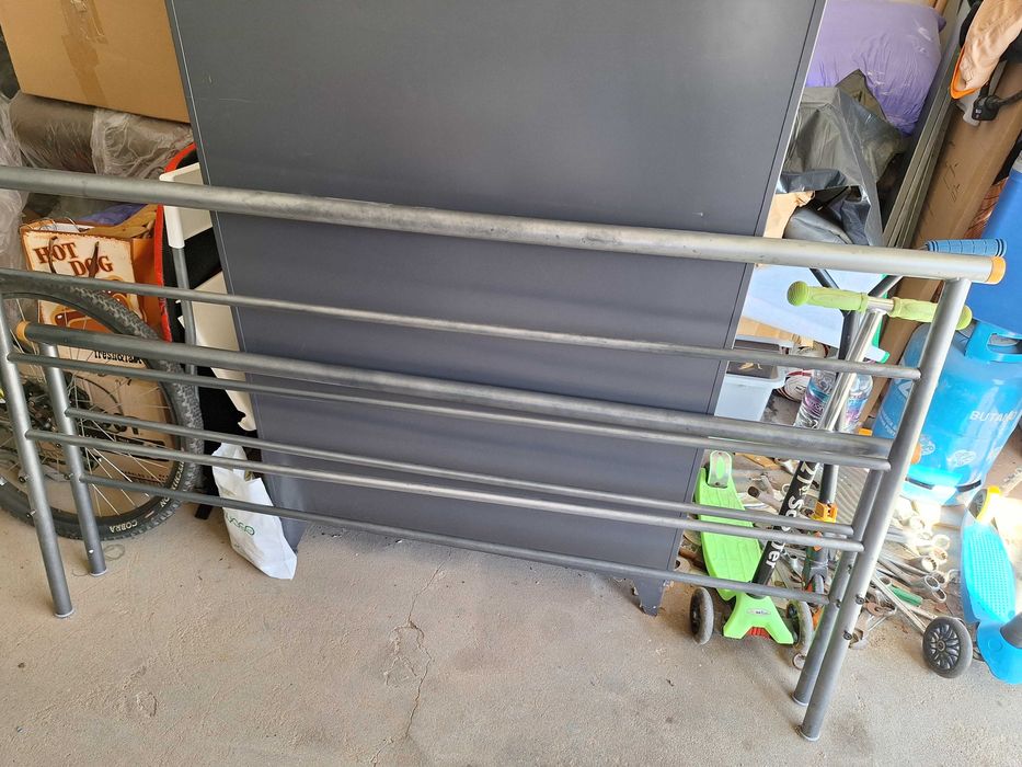 Cama de casal em ferro 140×200cm cor cinza