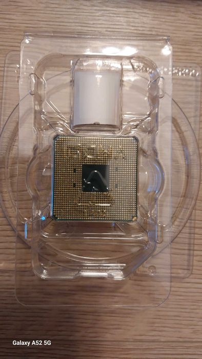 Sprzedaje Procesor AMD Ryzen 5 5600 BOX  + Płyta główna GIGABYTE B550