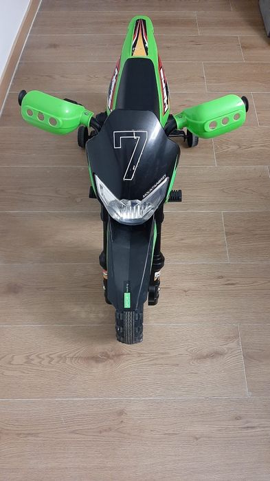 Mota elétrica criança