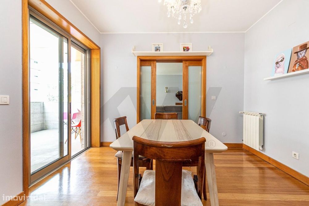 Apartamento T4 no Condomínio Parque das Conchas