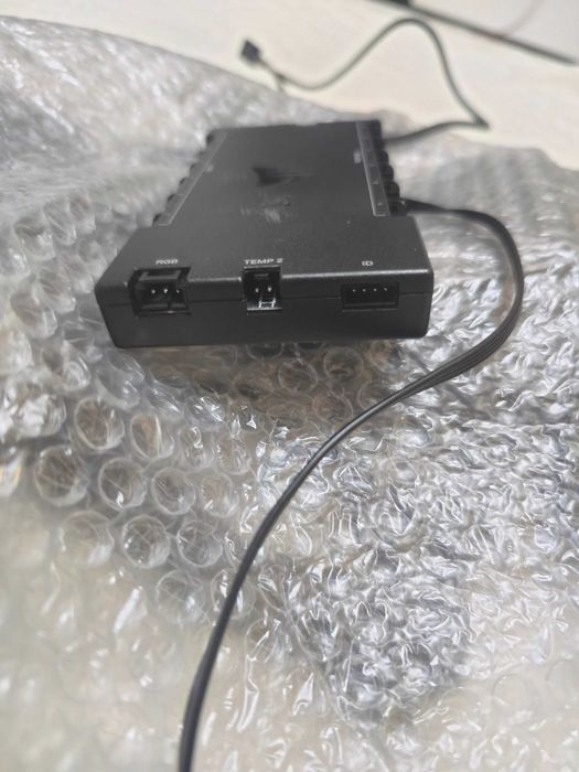 Вентилятори Corsair LL120 RGB White 120mm 4шт + Сorsair Icue Commander Core XT rgb hub контролер вентиляторів
