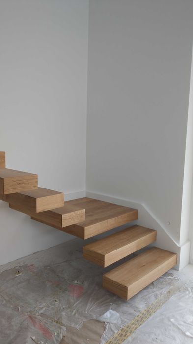 Stopnie dębowe Schody Półkowe Wspornikowe na konstrukcje