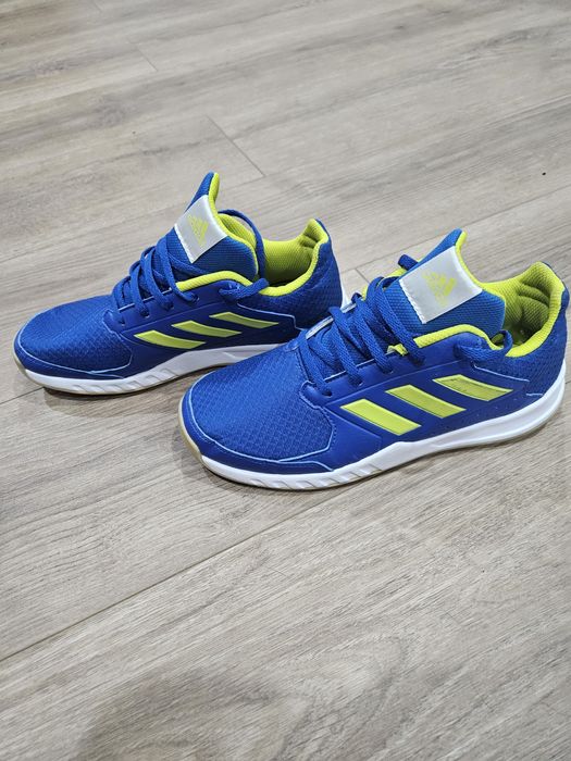Кросівки Adidas на підростка