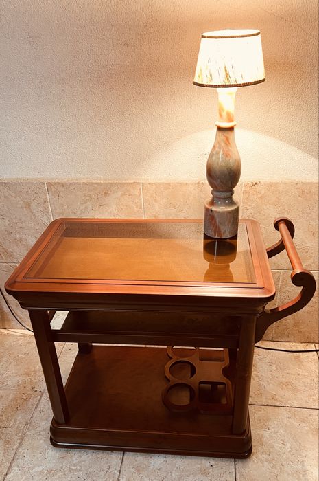 Carrinho de chá e bar em cerejeira.