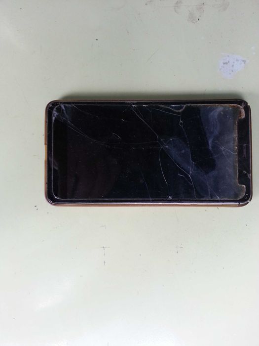 Телефон Leagoo M8 під відновлення