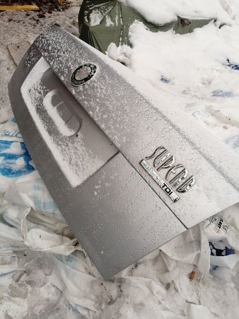 Klapa bagażnika Skoda Superb 1 kod 9102