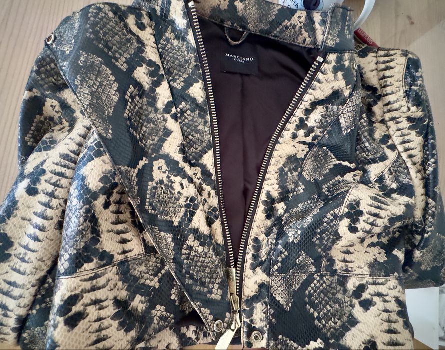 Oryginalna kurtka Marciano by Guess w efektownym wzorze python / snakeskin.